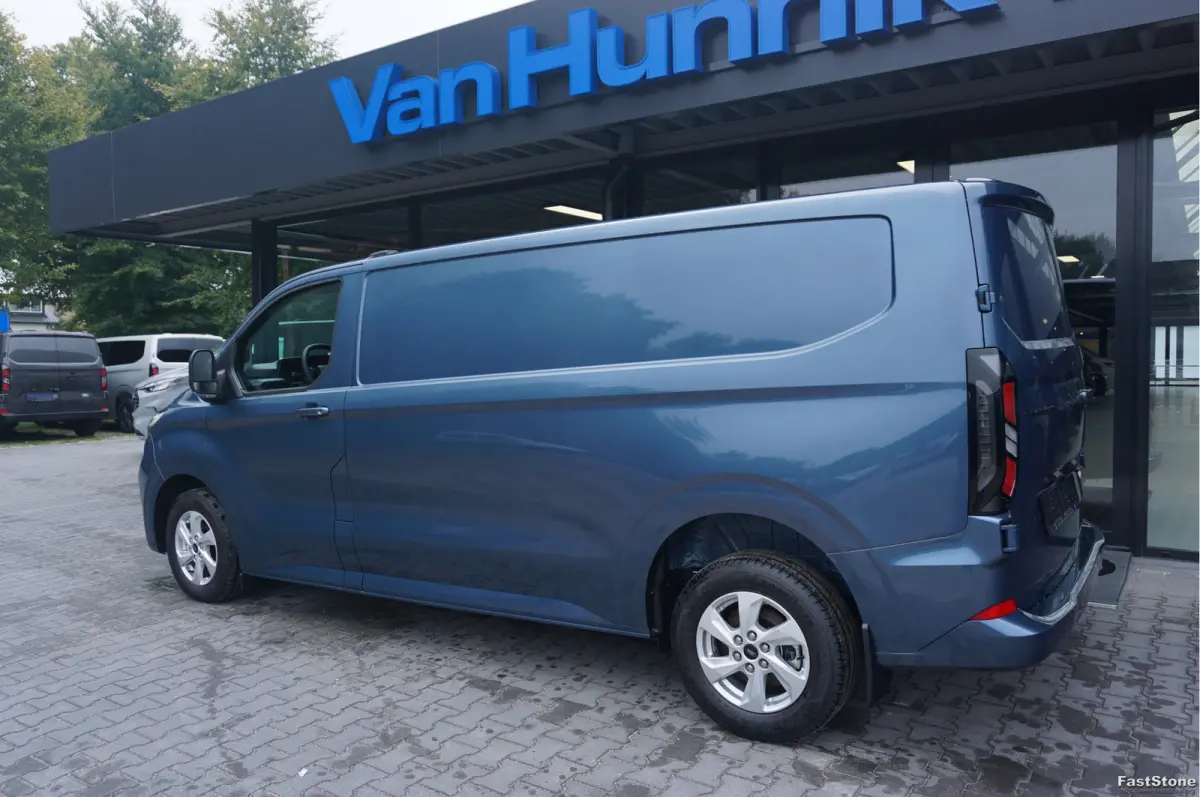 300L 136PK Limited BPM VRIJ!! Navi, Cam, Adap. Cruise, 16" LM!! NR. A224