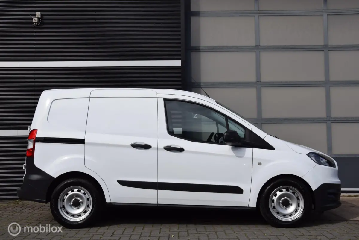 1.5 TDCI Economy Edition Betimmering en Cool & Connected pakket