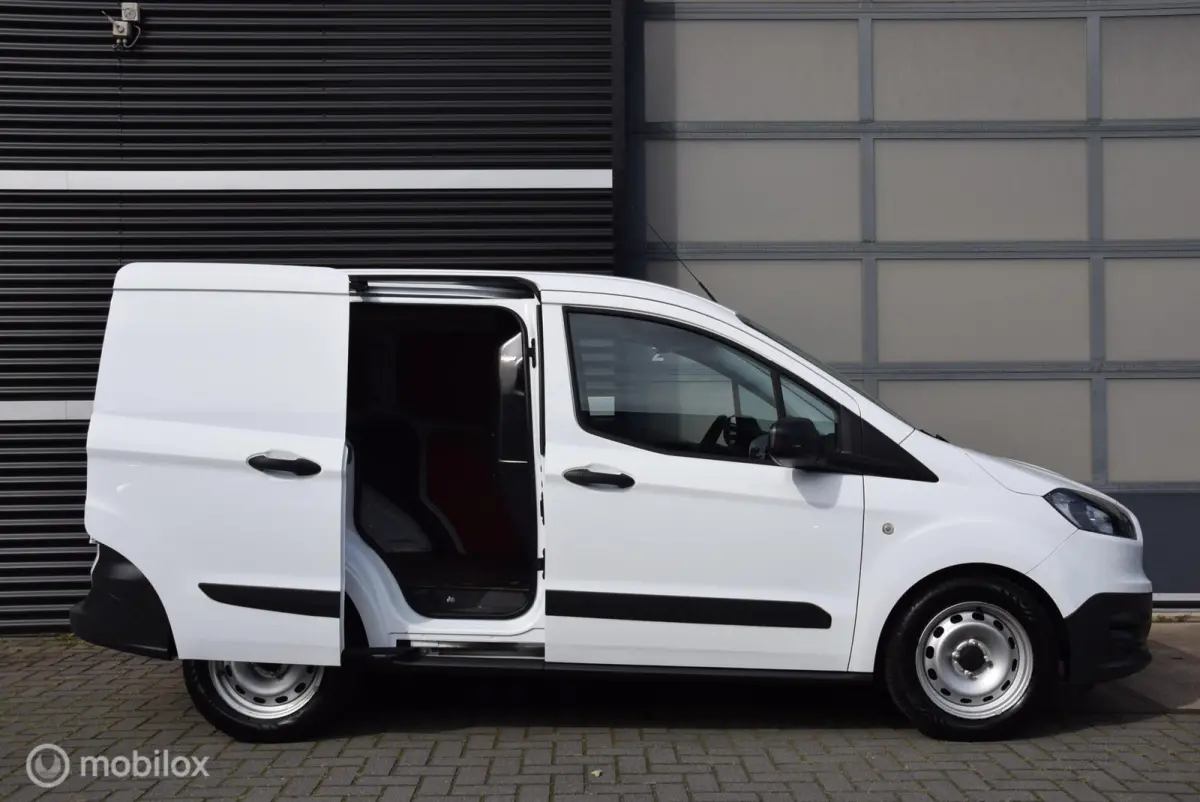 1.5 TDCI Economy Edition Betimmering en Cool & Connected pakket