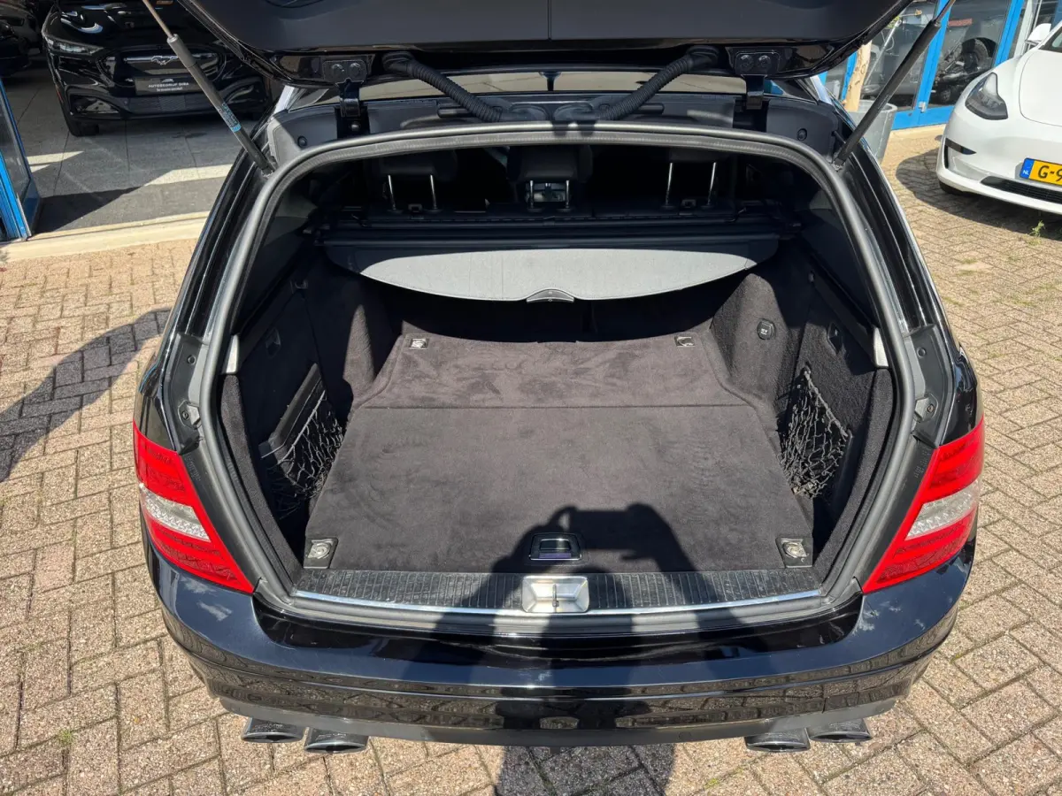 AMG 63 2009 ZWART Youngtimer!