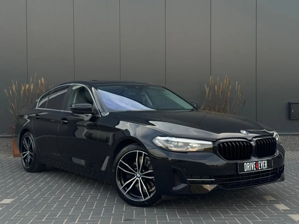 520i High Exe m2021 FULL SCHUIFDAK NAVI CAMERA SPORTVELGEN