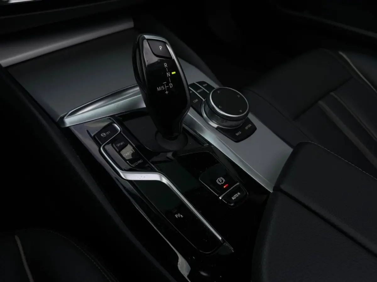 520i High Exe m2021 FULL SCHUIFDAK NAVI CAMERA SPORTVELGEN