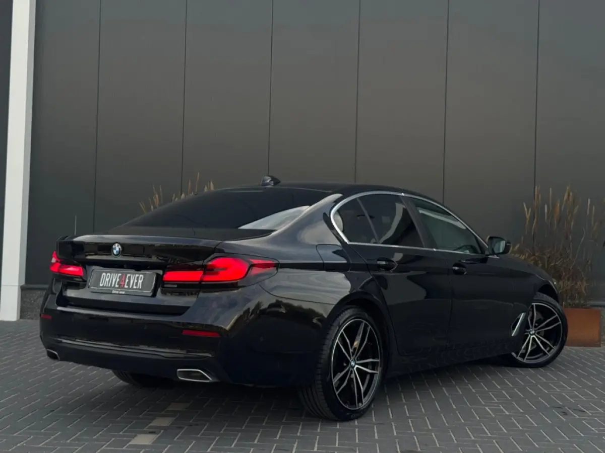 520i High Exe m2021 FULL SCHUIFDAK NAVI CAMERA SPORTVELGEN