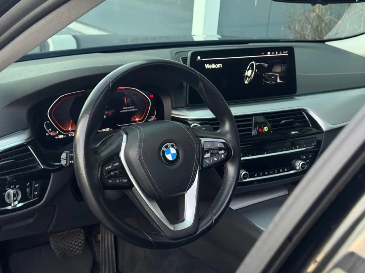 520i High Exe m2021 FULL SCHUIFDAK NAVI CAMERA SPORTVELGEN