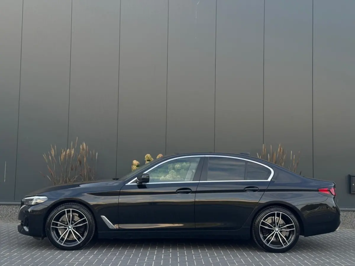 520i High Exe m2021 FULL SCHUIFDAK NAVI CAMERA SPORTVELGEN