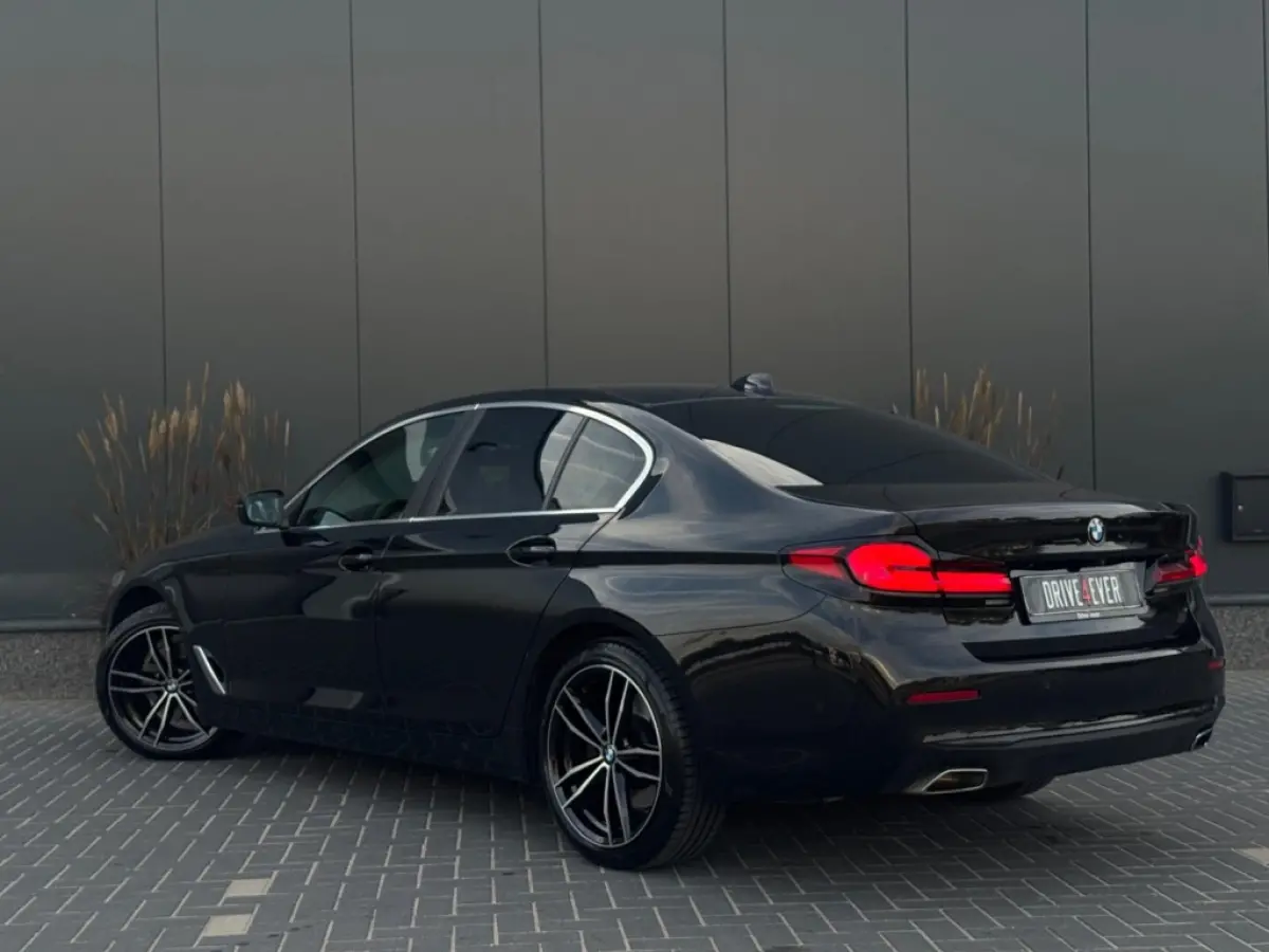 520i High Exe m2021 FULL SCHUIFDAK NAVI CAMERA SPORTVELGEN