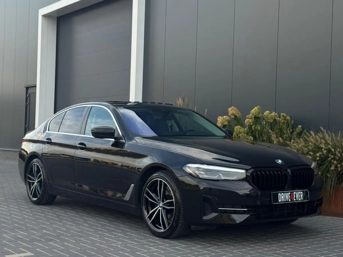520i High Exe m2021 FULL SCHUIFDAK NAVI CAMERA SPORTVELGEN