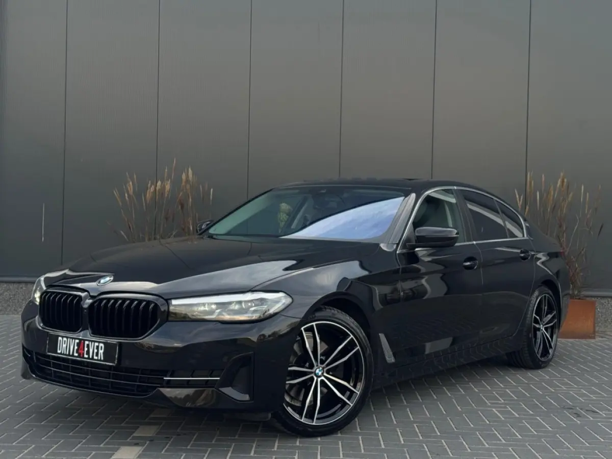 520i High Exe m2021 FULL SCHUIFDAK NAVI CAMERA SPORTVELGEN