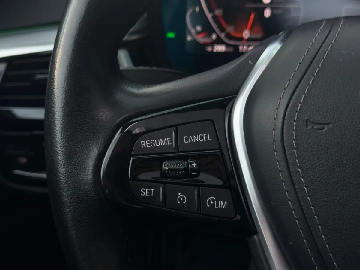520i High Exe m2021 FULL SCHUIFDAK NAVI CAMERA SPORTVELGEN
