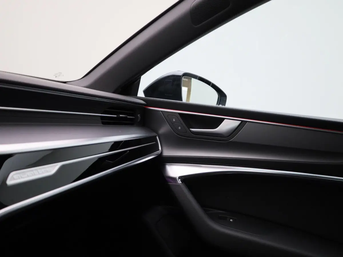 45 TFSI quattro 265 PK | S-line | Automaat | Navigatie | 360 Camera | Panoramadak | Vierwielbesturing | Adaptive Cruise Control | Trekhaak | Stoelverwarming | HD LED Matrix | Head-up display