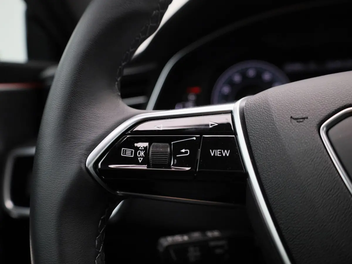 45 TFSI quattro 265 PK | S-line | Automaat | Navigatie | 360 Camera | Panoramadak | Vierwielbesturing | Adaptive Cruise Control | Trekhaak | Stoelverwarming | HD LED Matrix | Head-up display