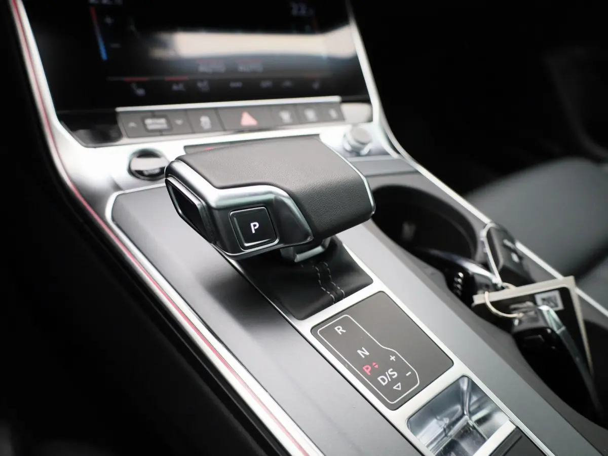 45 TFSI quattro 265 PK | S-line | Automaat | Navigatie | 360 Camera | Panoramadak | Vierwielbesturing | Adaptive Cruise Control | Trekhaak | Stoelverwarming | HD LED Matrix | Head-up display