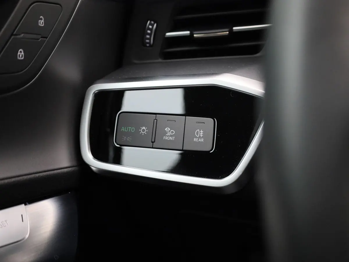 45 TFSI quattro 265 PK | S-line | Automaat | Navigatie | 360 Camera | Panoramadak | Vierwielbesturing | Adaptive Cruise Control | Trekhaak | Stoelverwarming | HD LED Matrix | Head-up display