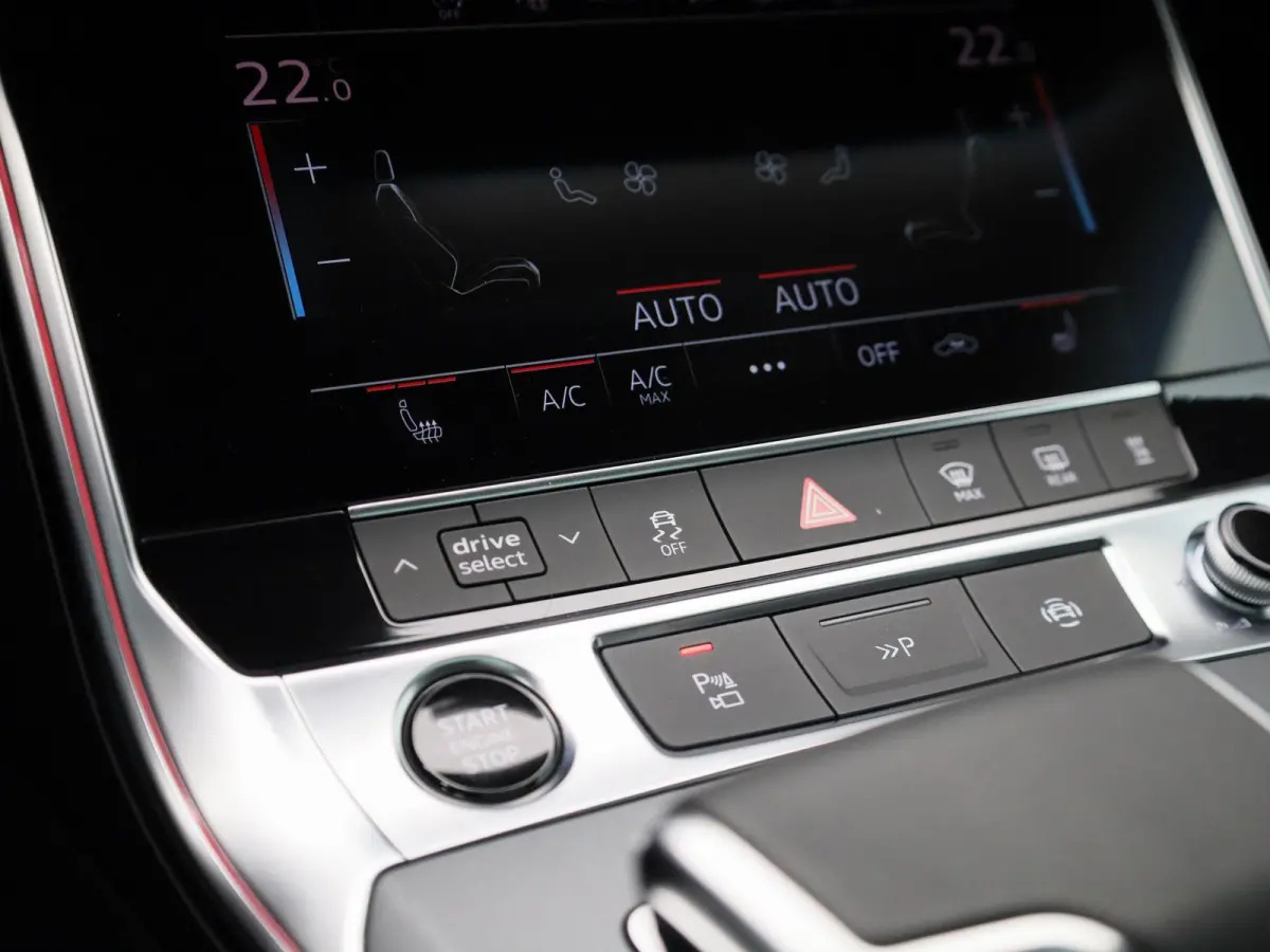 45 TFSI quattro 265 PK | S-line | Automaat | Navigatie | 360 Camera | Panoramadak | Vierwielbesturing | Adaptive Cruise Control | Trekhaak | Stoelverwarming | HD LED Matrix | Head-up display