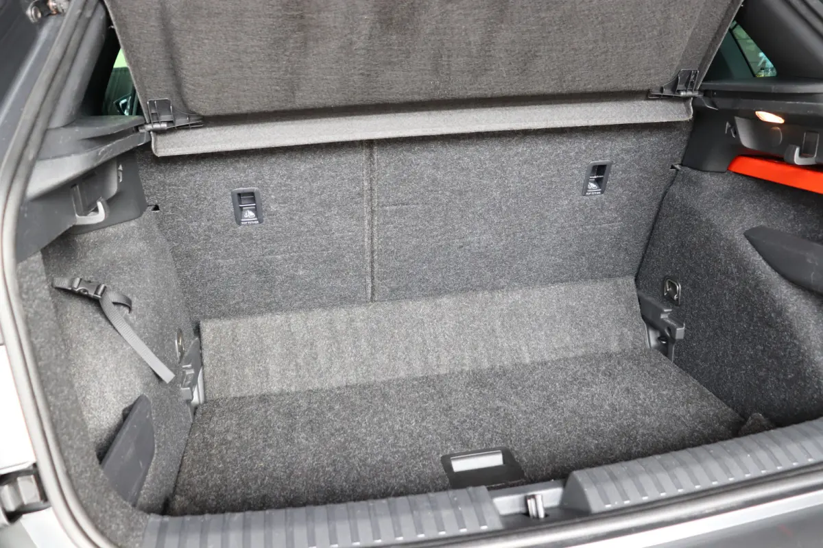 1.0 TSI Sport Business, automaat .