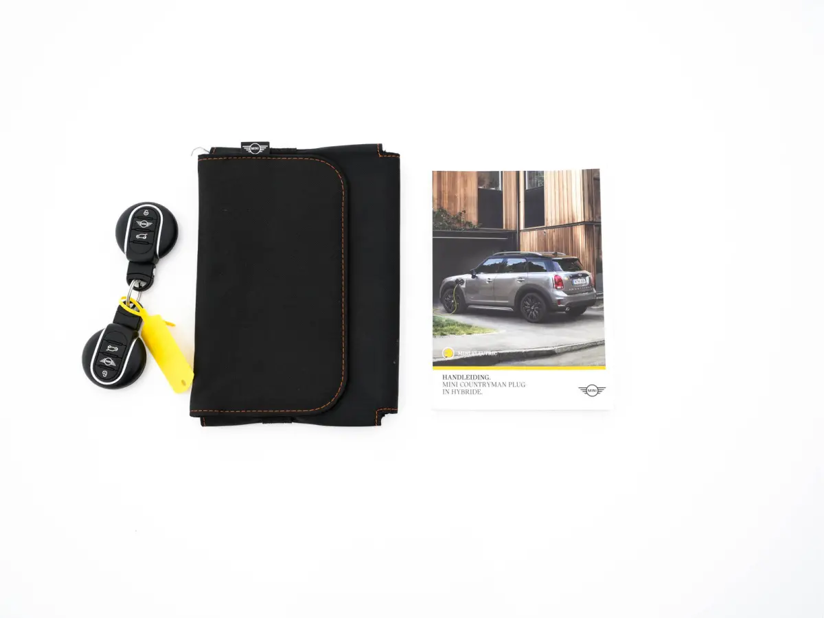 Mini 2.0 Cooper ALL4 Chili Plug-In (INCL-BTW) Aut. *PANO | LEATHER-FABRIC | FULL-LED | SPORT-SEATS | KEYLESS | NAVI-FULLMAP | ECC | AMBIENT-LIGHT | PDC | CRUISE | 18''ALU*