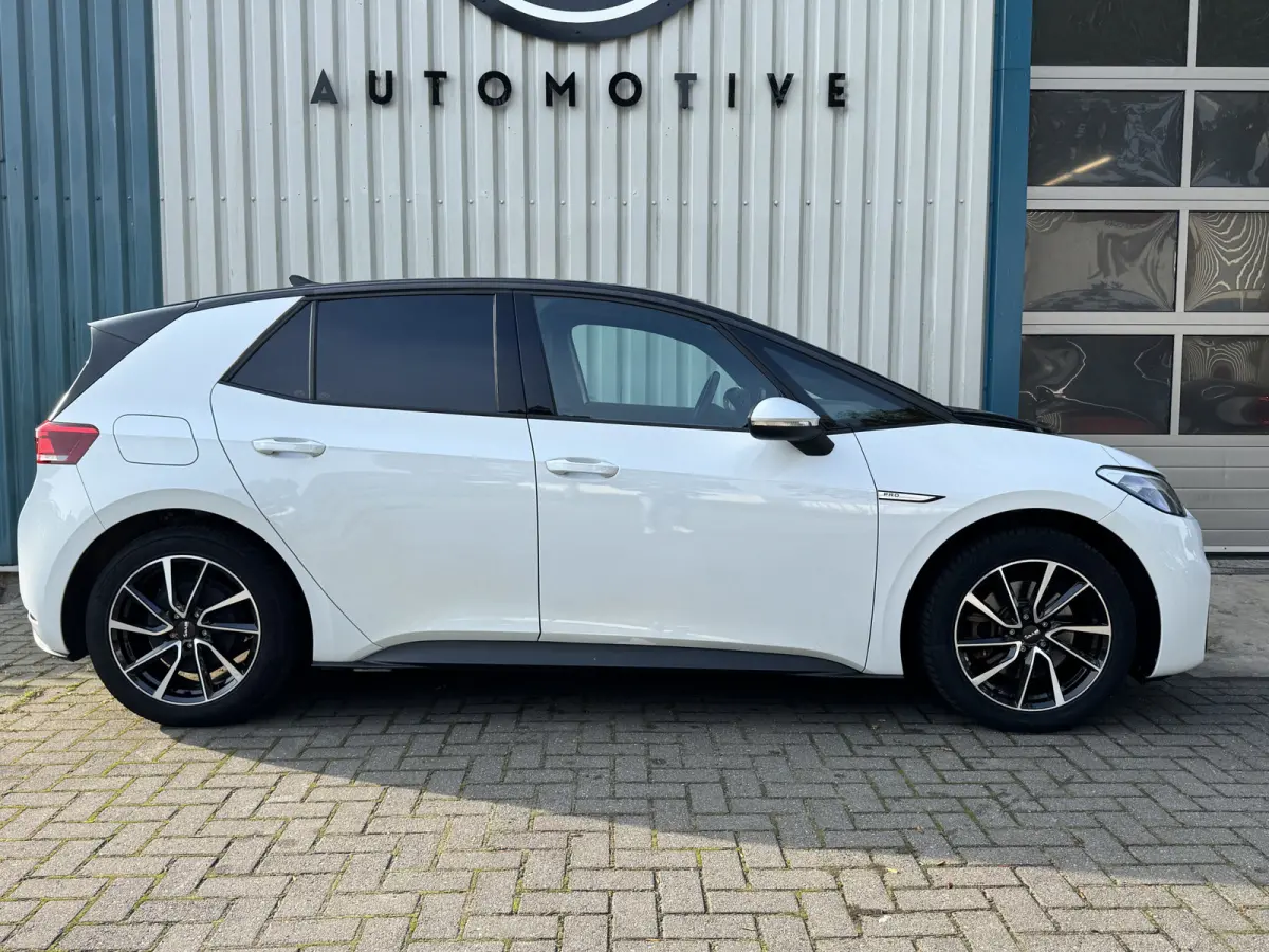 ID.3 Life 58 kWh BTW Auto / AppleCarplay / Stoel en stuurverw / NL Auto Z.G.O.H. € 12.355 Ex BTW