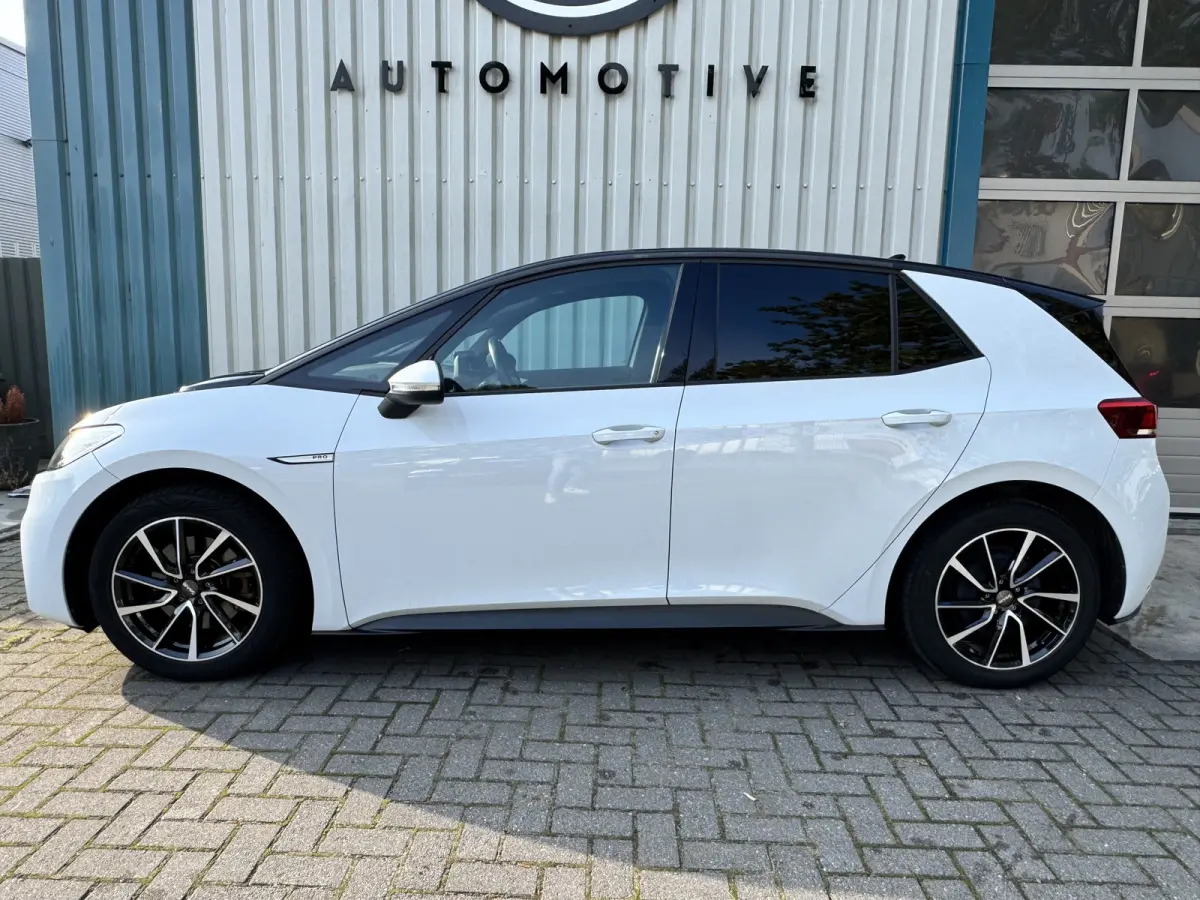 ID.3 Life 58 kWh BTW Auto / AppleCarplay / Stoel en stuurverw / NL Auto Z.G.O.H. € 12.355 Ex BTW