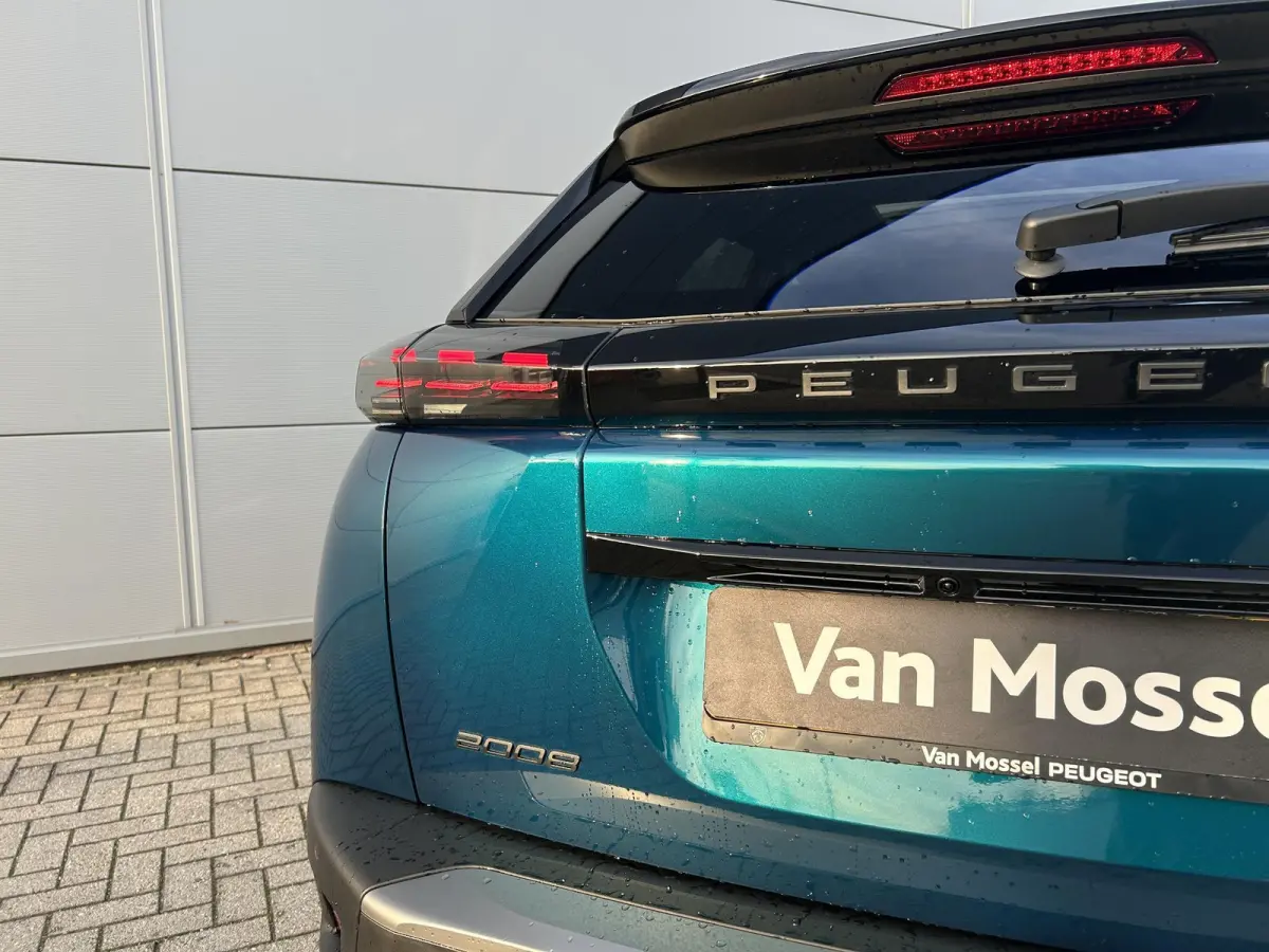 1.2 Hybrid 136 GT | Panoramadak | Adaptieve cruise control | Draadloze oplader | Nieuw te bestellen!! |
