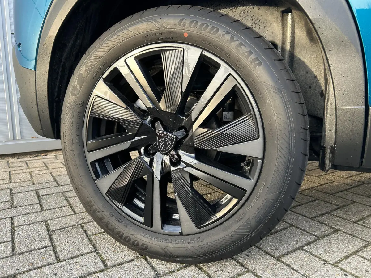 1.2 Hybrid 136 GT | Panoramadak | Adaptieve cruise control | Draadloze oplader | Nieuw te bestellen!! |