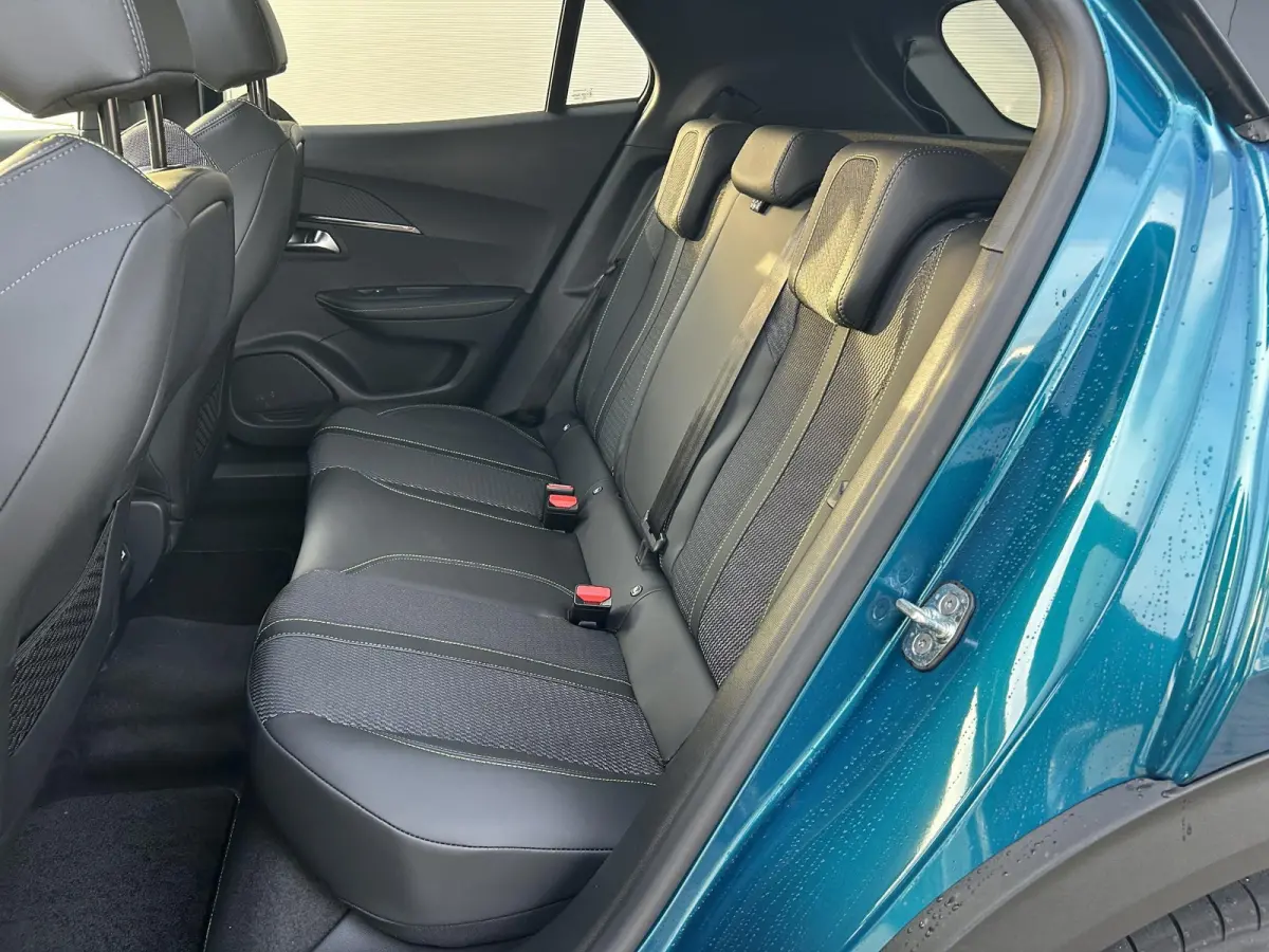 1.2 Hybrid 136 GT | Panoramadak | Adaptieve cruise control | Draadloze oplader | Nieuw te bestellen!! |