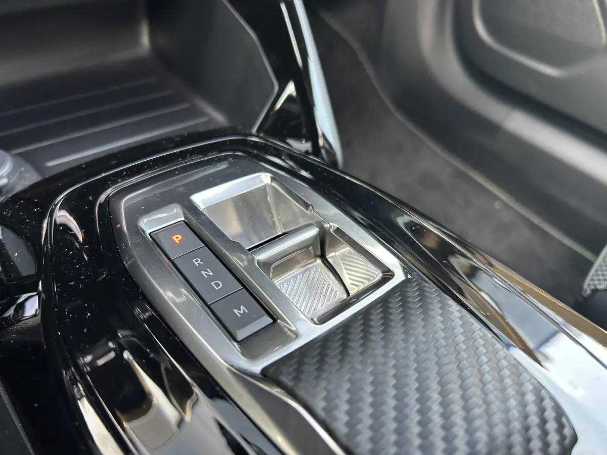 1.2 Hybrid 136 GT | Panoramadak | Adaptieve cruise control | Draadloze oplader | Nieuw te bestellen!! |