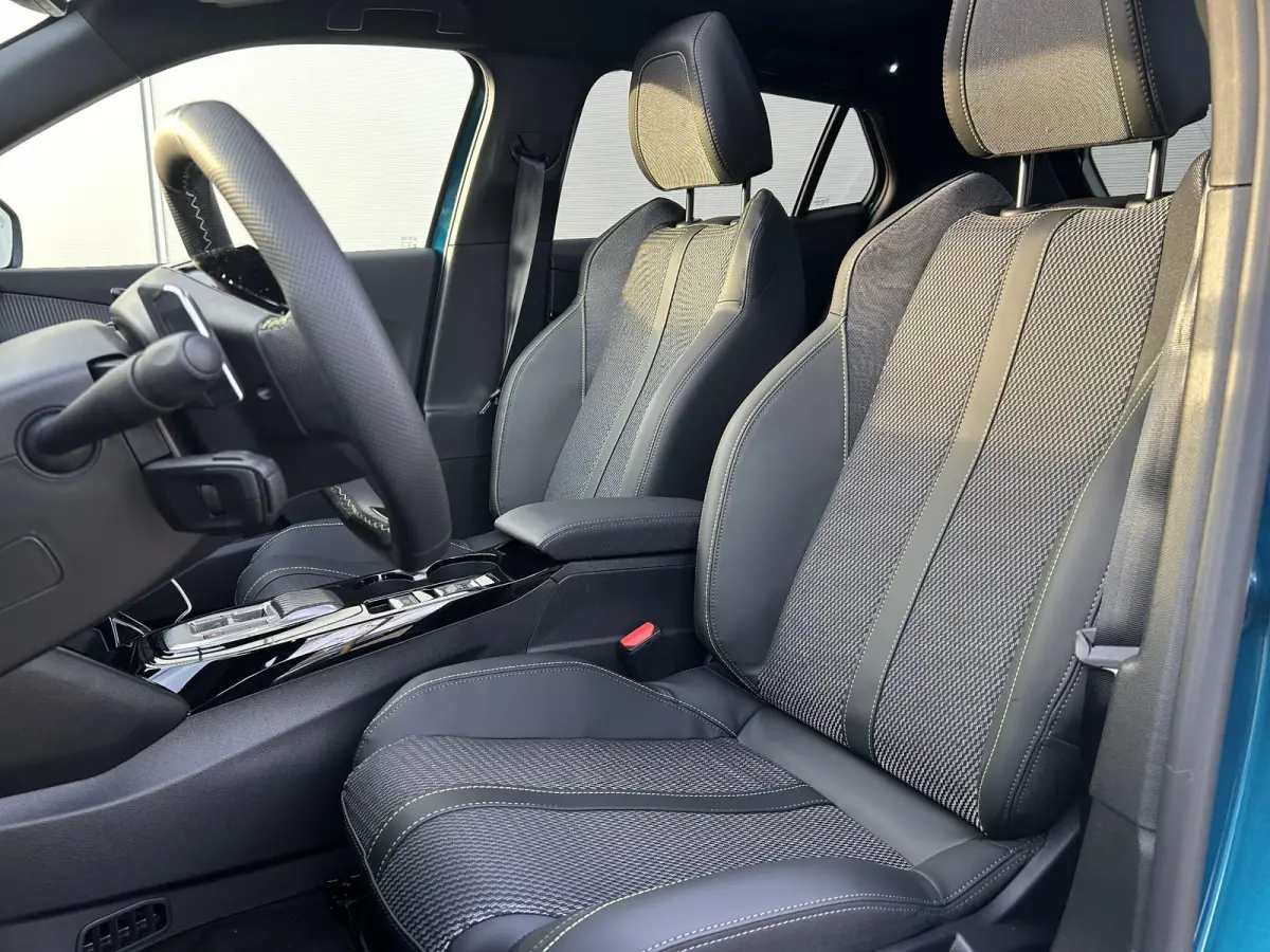 1.2 Hybrid 136 GT | Panoramadak | Adaptieve cruise control | Draadloze oplader | Nieuw te bestellen!! |