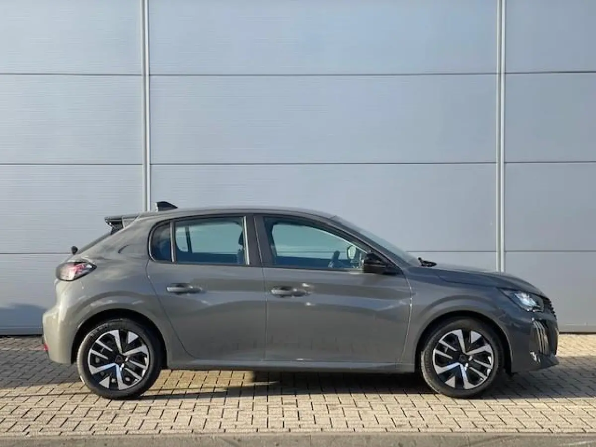 1.2 PureTech 75 Style | Navigatie | Apple Carplay/Android Auto | Parkeersensoren | Airco |