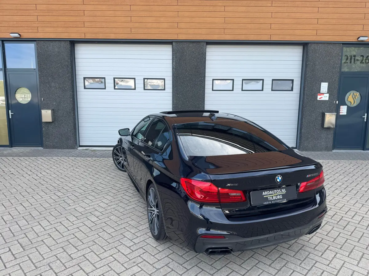 M550i xDrive High Executive Massage-Head Up