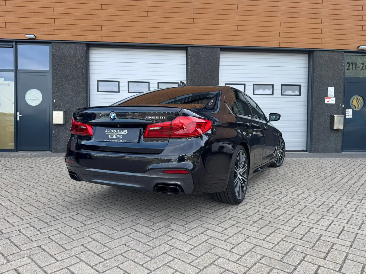 M550i xDrive High Executive Massage-Head Up