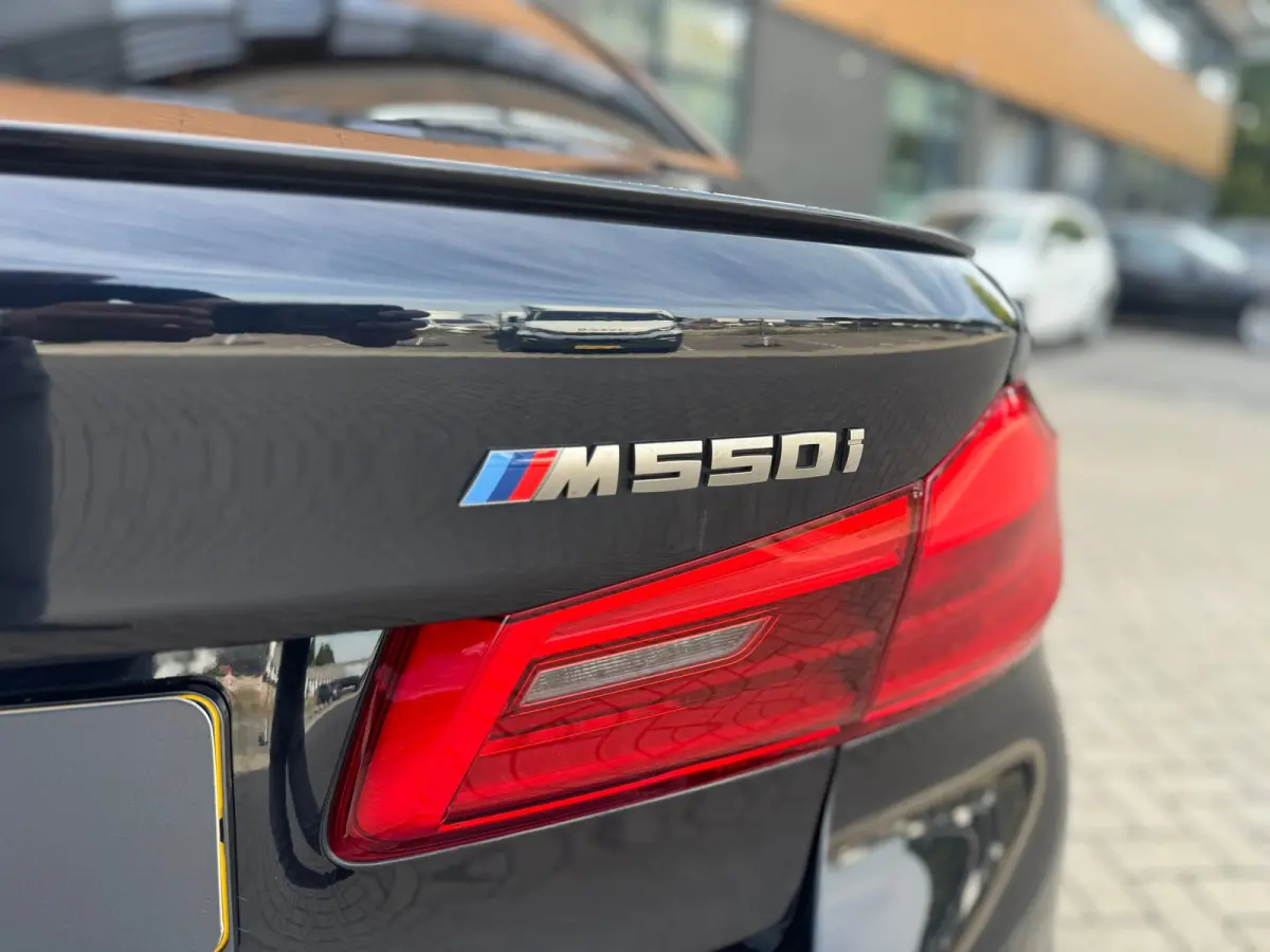 M550i xDrive High Executive Massage-Head Up
