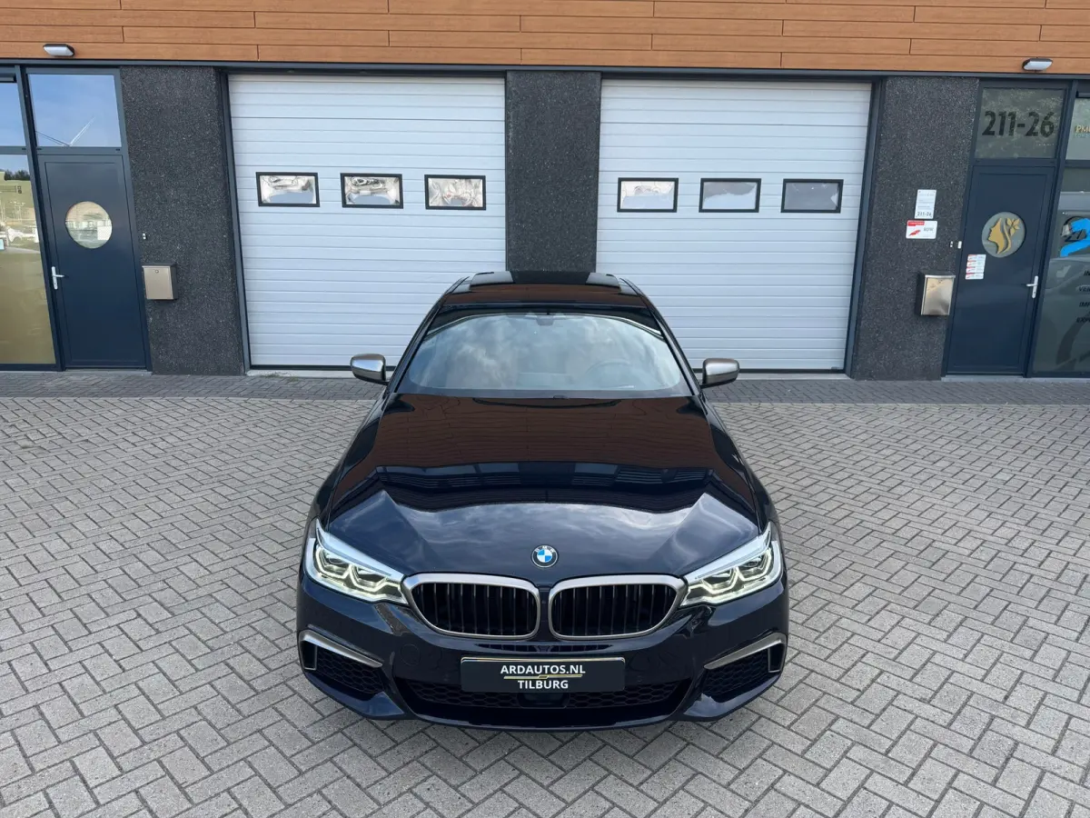 M550i xDrive High Executive Massage-Head Up