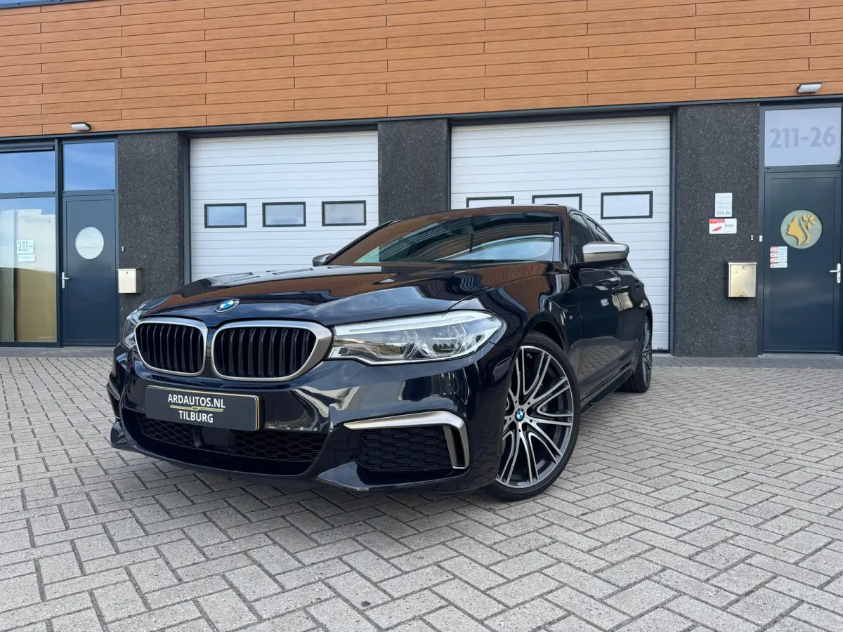 M550i xDrive High Executive Massage-Head Up