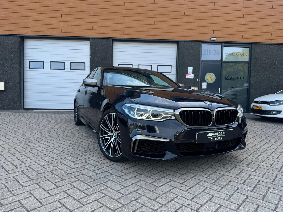 M550i xDrive High Executive Massage-Head Up