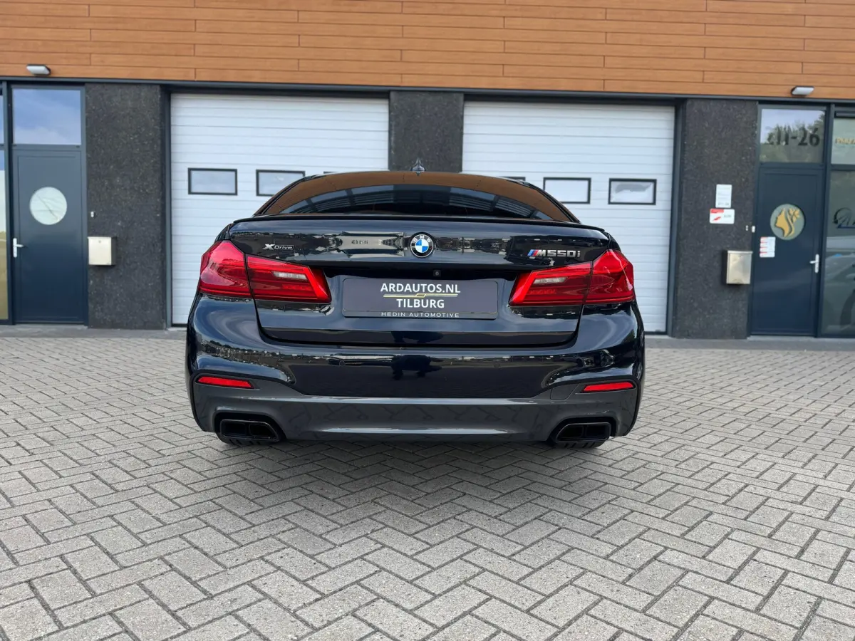 M550i xDrive High Executive Massage-Head Up