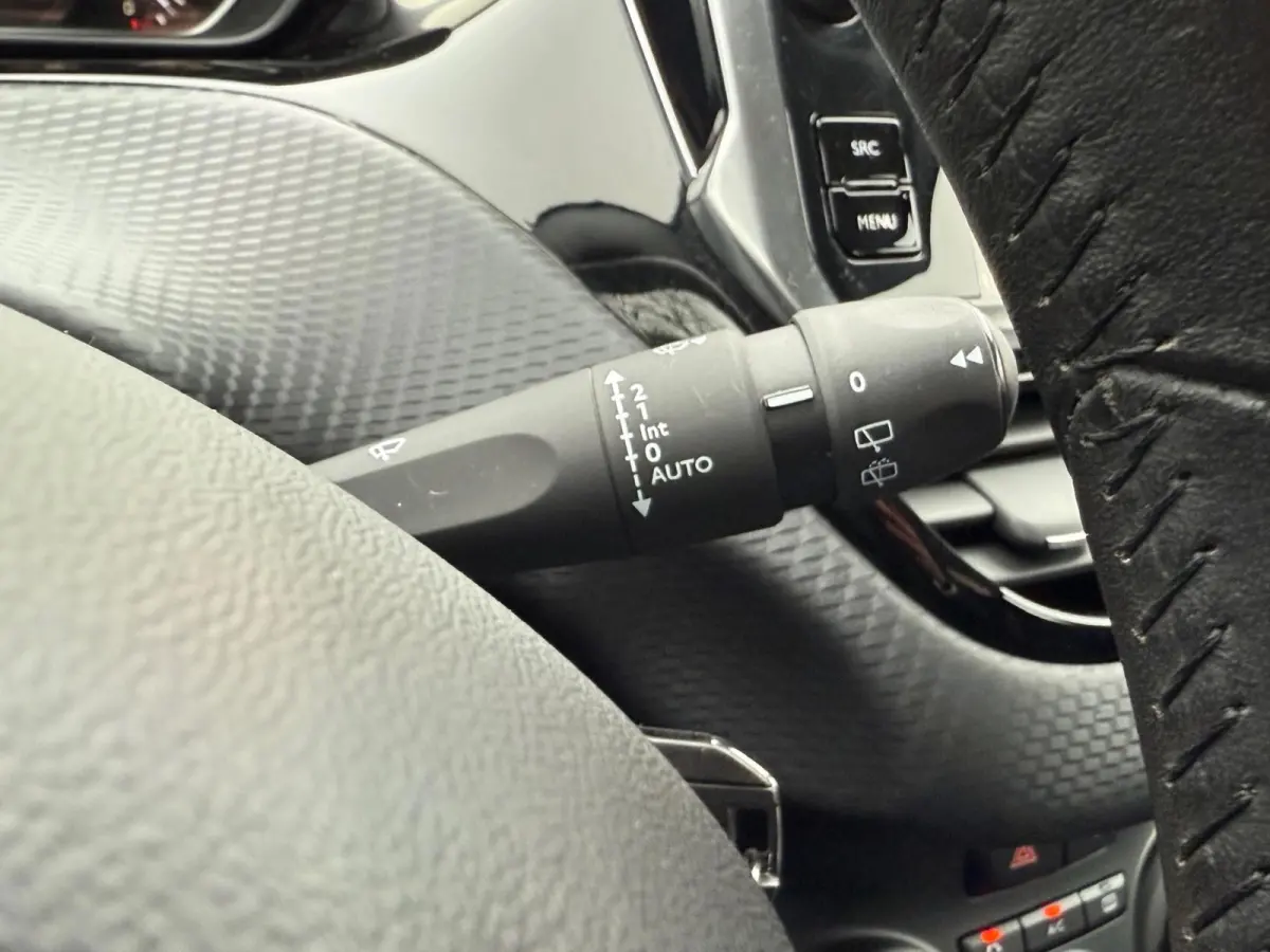 1.2 PureTech Active 2e Eigenaar,Airco,Navigatie,PDC,CruiseControl,ElektrischeRamen,5Deurs,Apk tot 25-10-2026