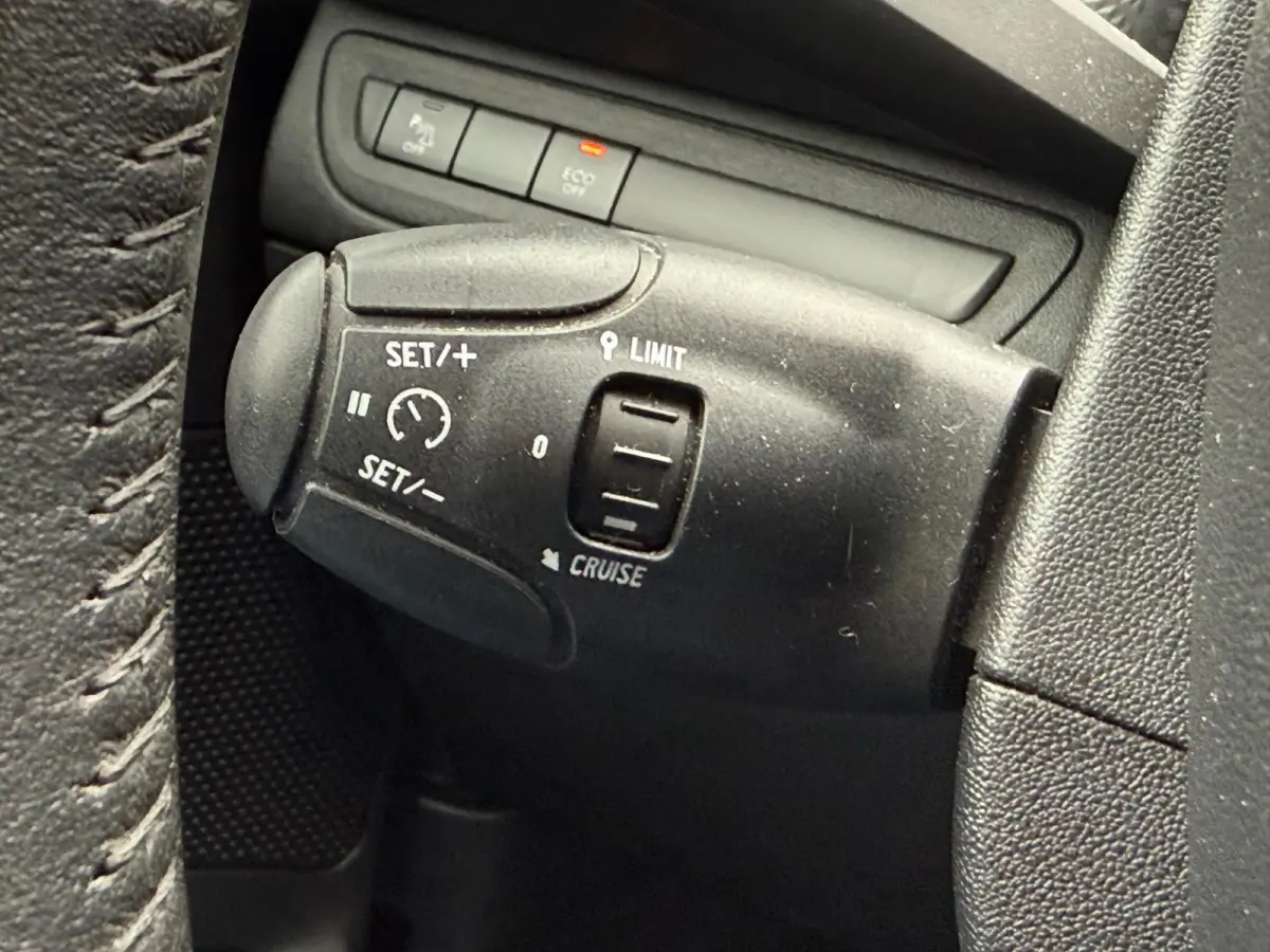 1.2 PureTech Active 2e Eigenaar,Airco,Navigatie,PDC,CruiseControl,ElektrischeRamen,5Deurs,Apk tot 25-10-2026