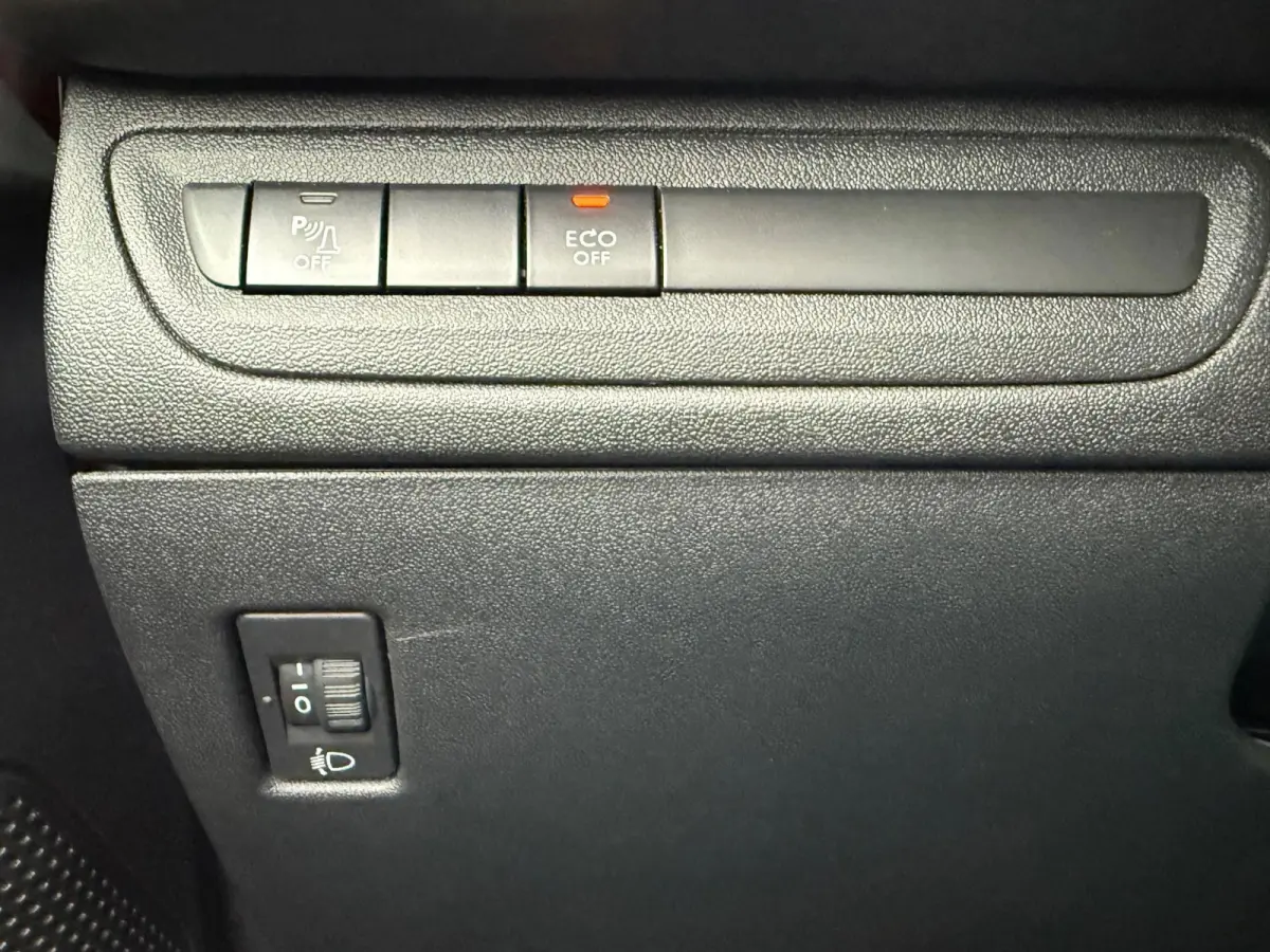 1.2 PureTech Active 2e Eigenaar,Airco,Navigatie,PDC,CruiseControl,ElektrischeRamen,5Deurs,Apk tot 25-10-2026