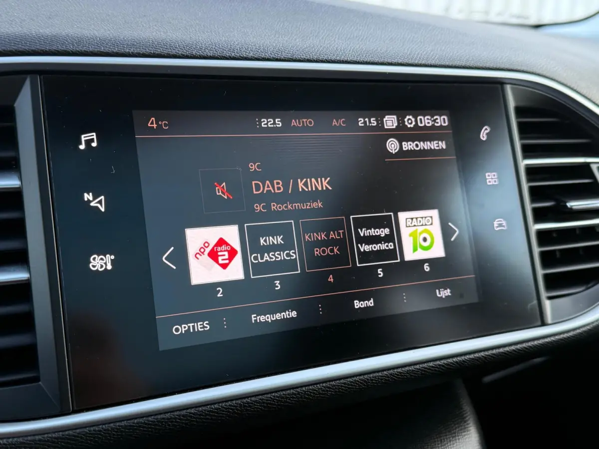 1.2 PureTech Executive Trekhaak,AppleCarplay,ClimateControl,Navi,Pano,PDC,CruiseControl,N.A.P!Apk tot 04-08-2027!