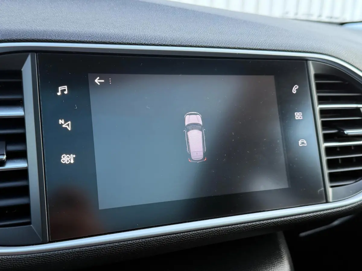1.2 PureTech Executive Trekhaak,AppleCarplay,ClimateControl,Navi,Pano,PDC,CruiseControl,N.A.P!Apk tot 04-08-2027!