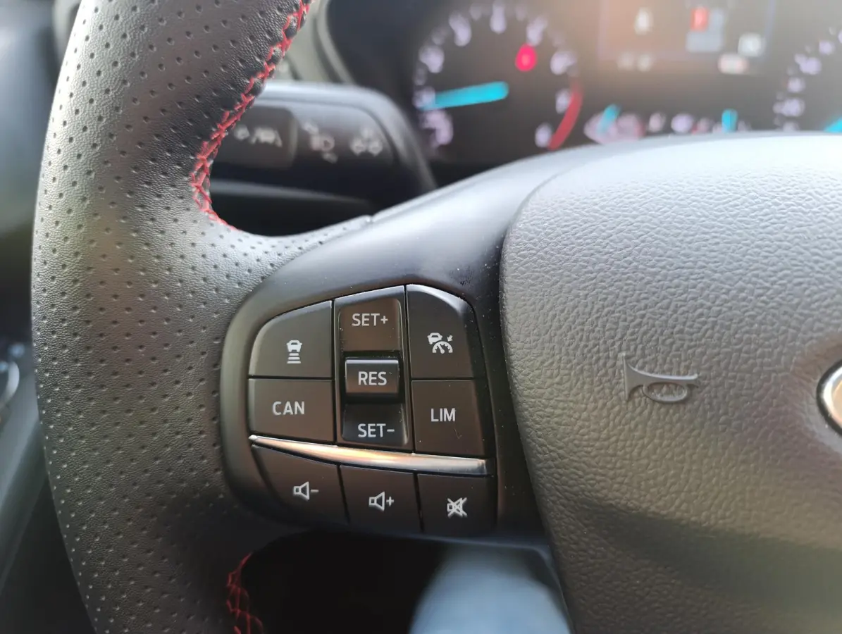 1.0 EcoBoost Hybrid ST Line | Adaptieve Cruise Control | Dodehoeksensoren | Camera