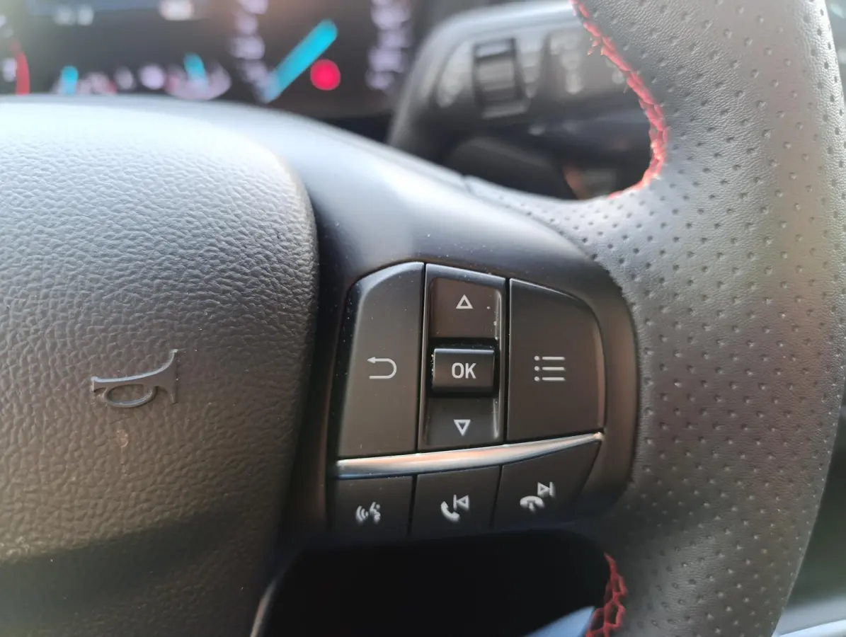 1.0 EcoBoost Hybrid ST Line | Adaptieve Cruise Control | Dodehoeksensoren | Camera