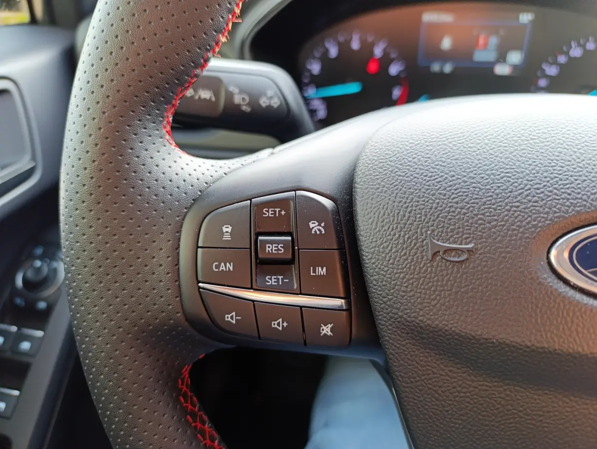1.0 EcoBoost Hybrid ST Line | Adaptieve Cruise Control | Dodehoeksensoren | Camera