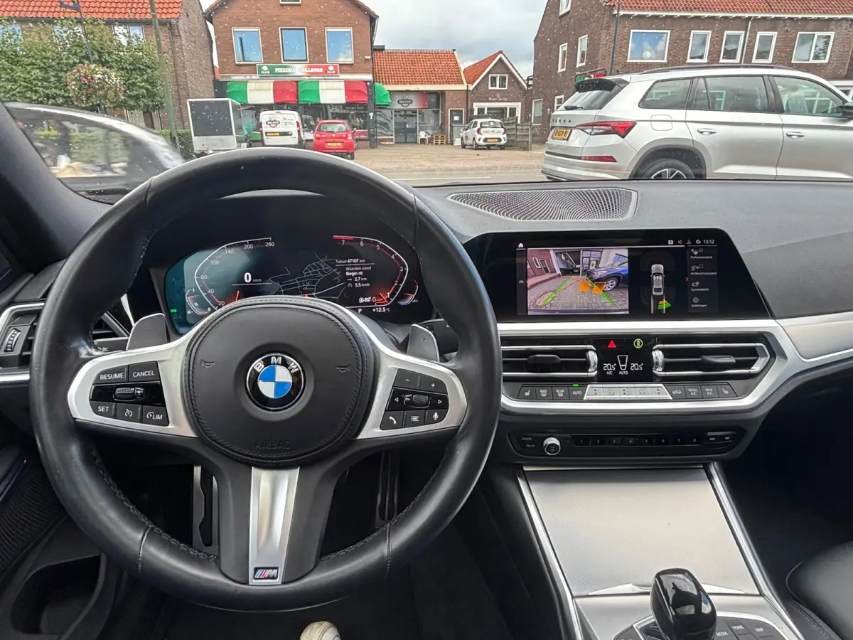 318i Business Edition, M-Sport, Schuifkanteldak, Individual kleur, Sportstoelen, Stoelverwarming,