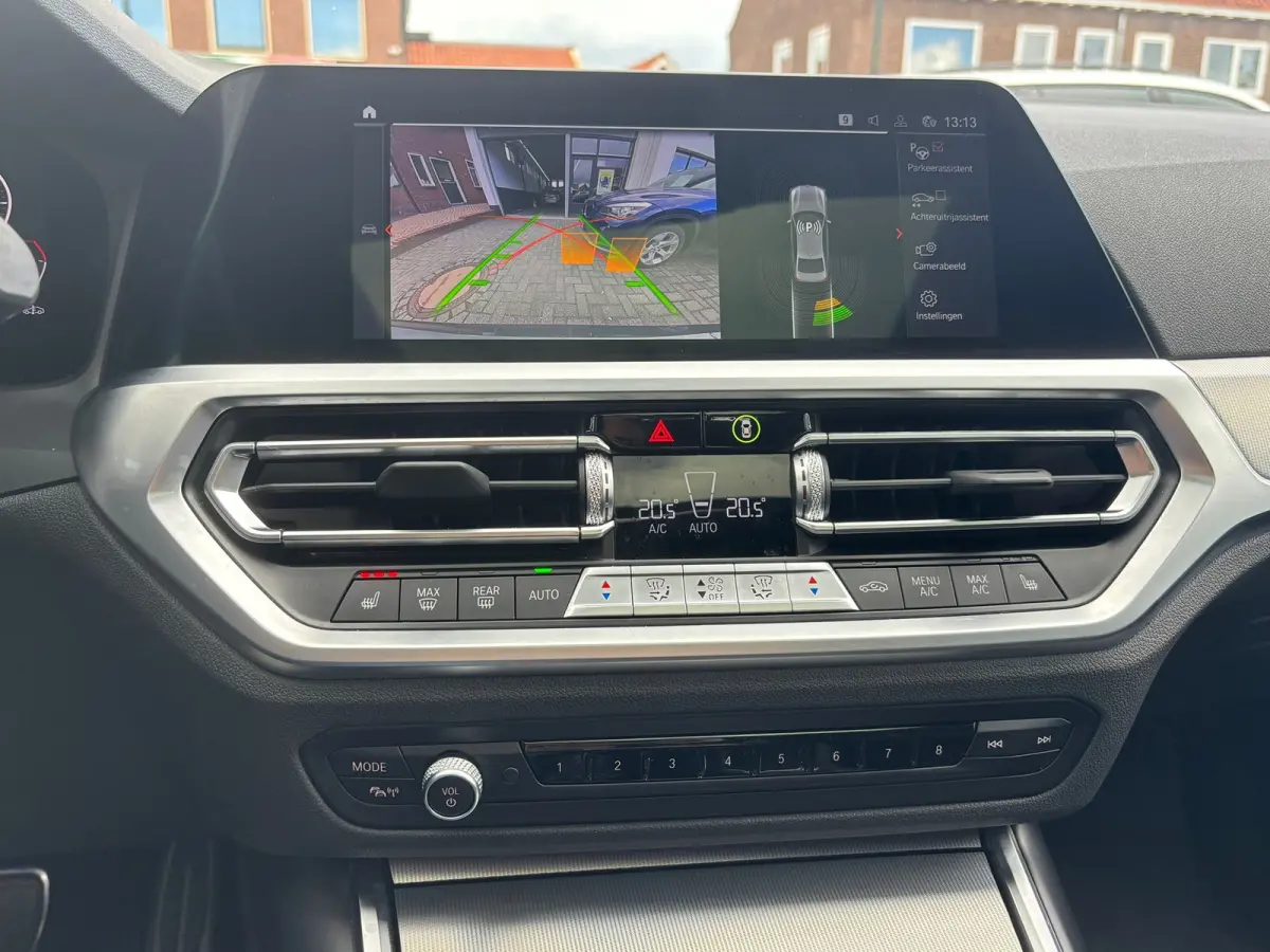 318i Business Edition, M-Sport, Schuifkanteldak, Individual kleur, Sportstoelen, Stoelverwarming,