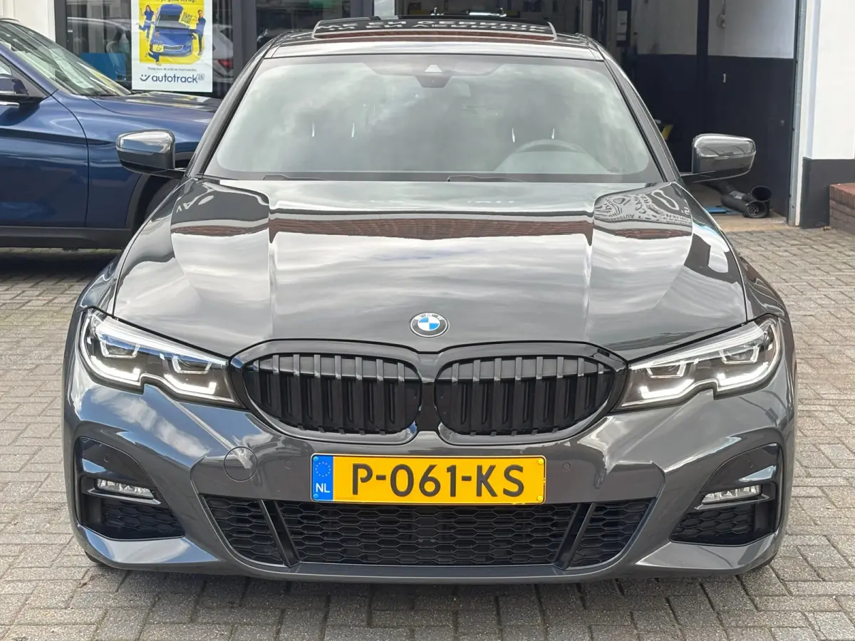 318i Business Edition, M-Sport, Schuifkanteldak, Individual kleur, Sportstoelen, Stoelverwarming,
