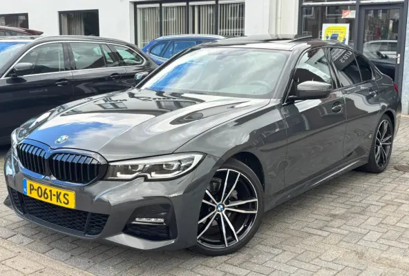 318i Business Edition, M-Sport, Schuifkanteldak, Individual kleur, Sportstoelen, Stoelverwarming,