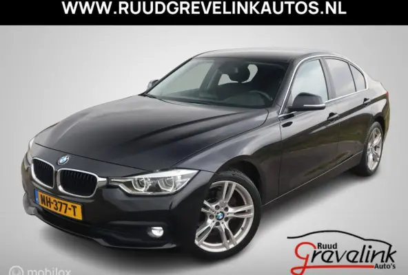 318i Executive LED|18" LMV| CarPlay|LED|Navi|Donker Glas|Chroom