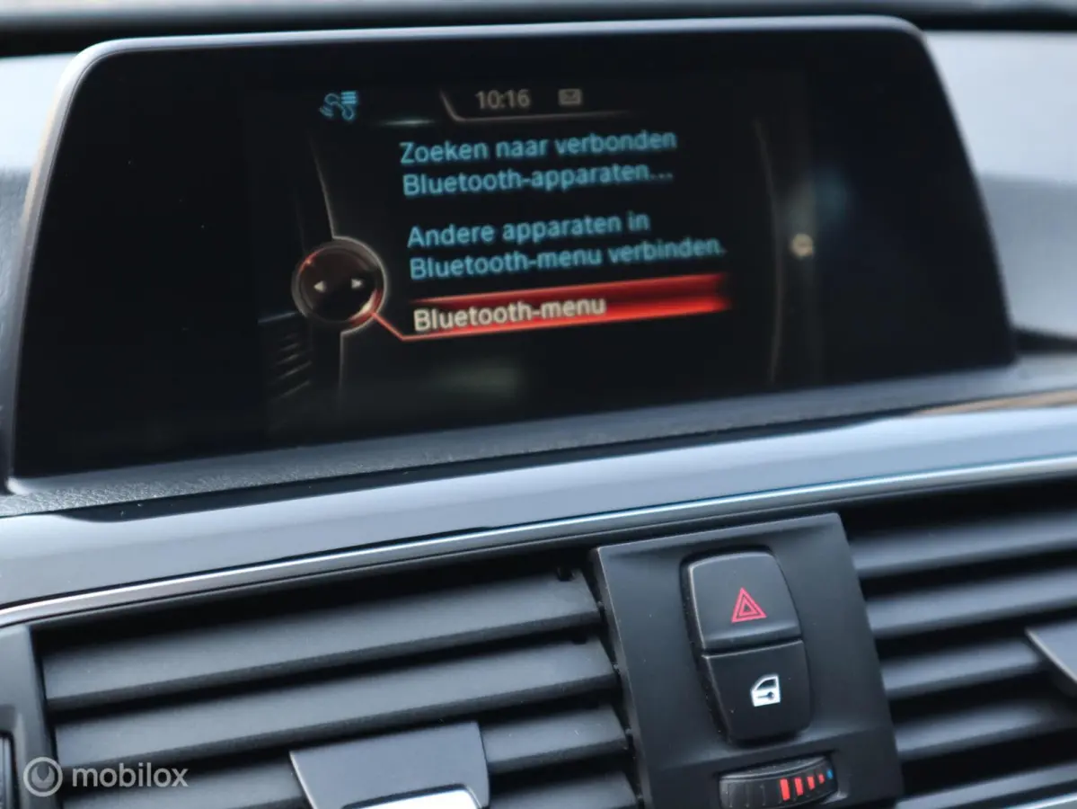 318i Executive LED|18" LMV| CarPlay|LED|Navi|Donker Glas|Chroom