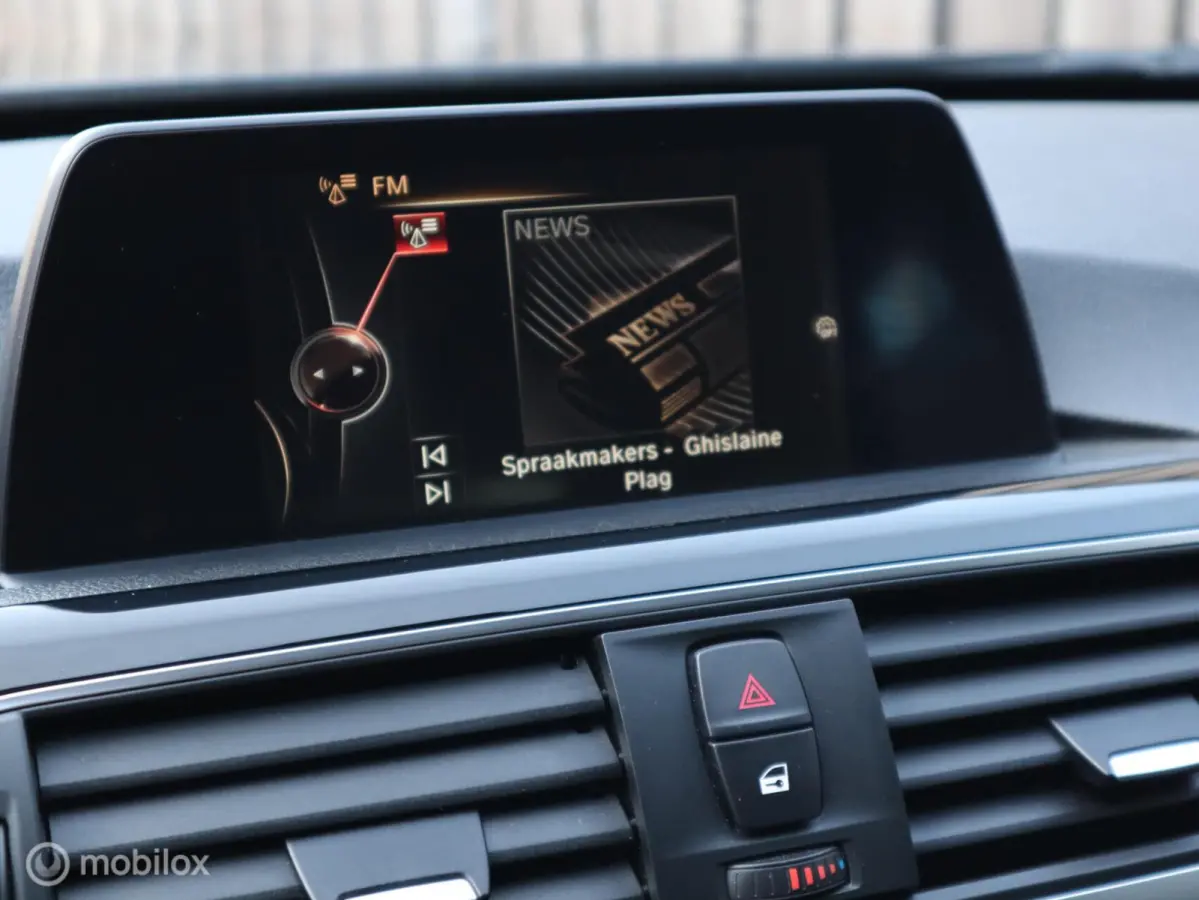 318i Executive LED|18" LMV| CarPlay|LED|Navi|Donker Glas|Chroom